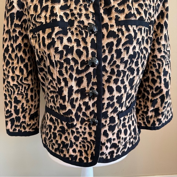 East 5th Animal Print Blazer Button Front Size Medium - Picture 6 of 9